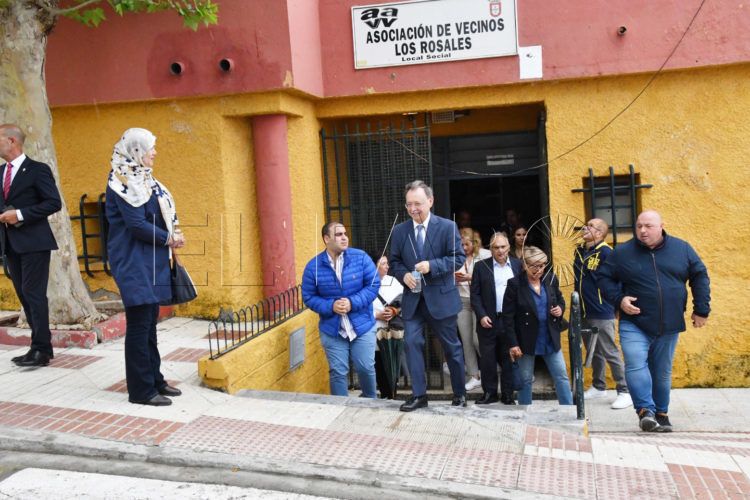 vivas-visita-barriada-rosales