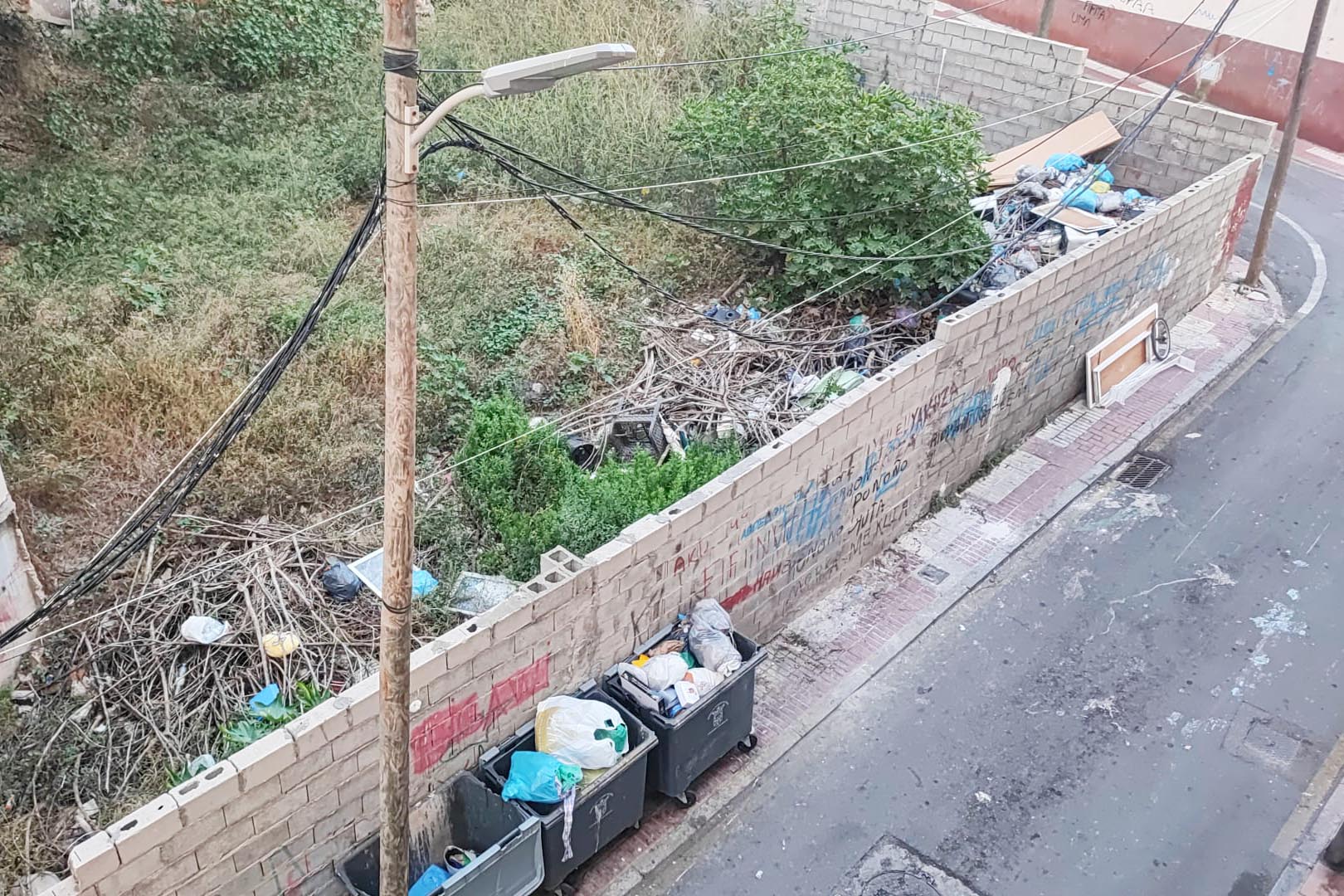 basura-solar-abandonado-pasaje-recreo-calle-isidoro-martinez-1