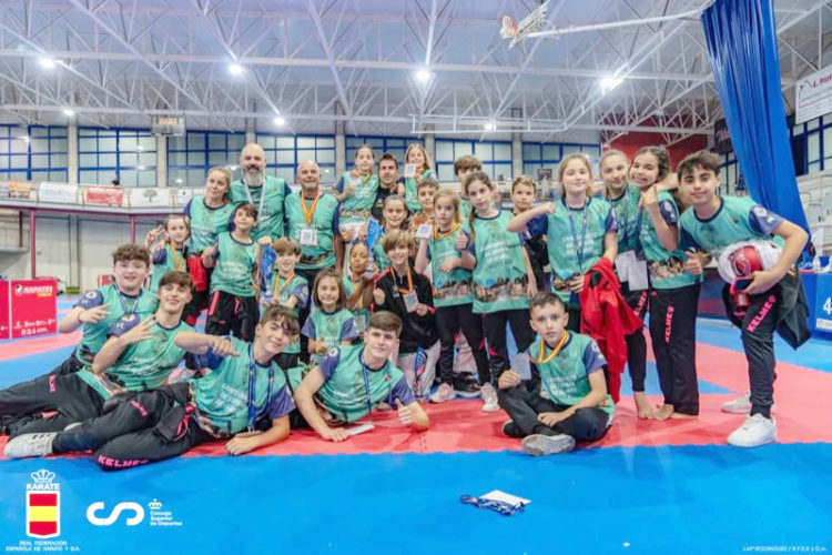 candela-munoz-campeona-espana-karate-equipos-cheste-008