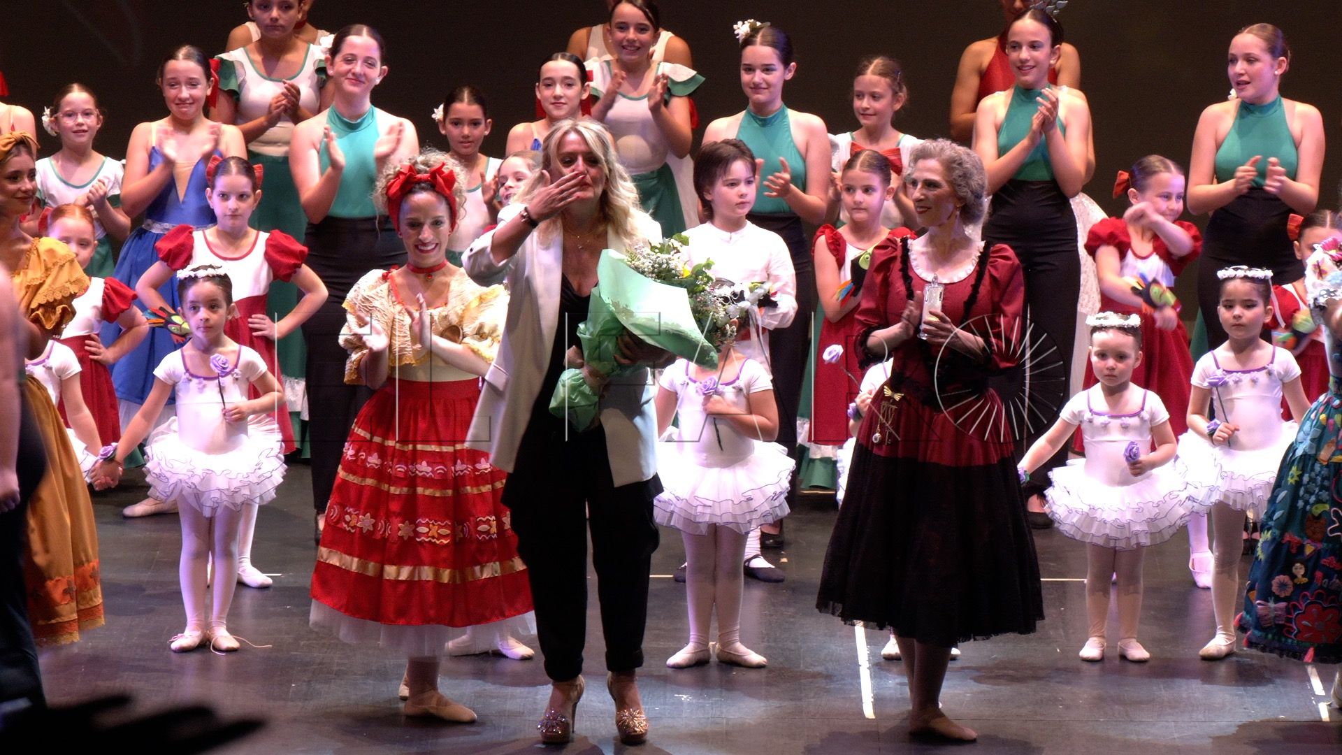 espectaculo-encanto-escuela-danza-rosa-founaud-23