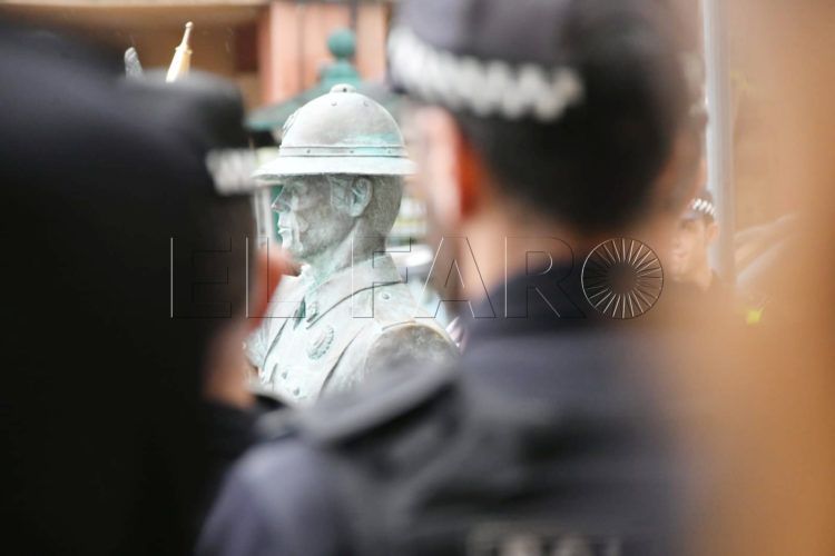 estatua-homenaje-policia-local-ceuta-16