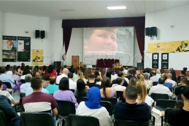 graduacion-camoens-homenaje-nayra-solero