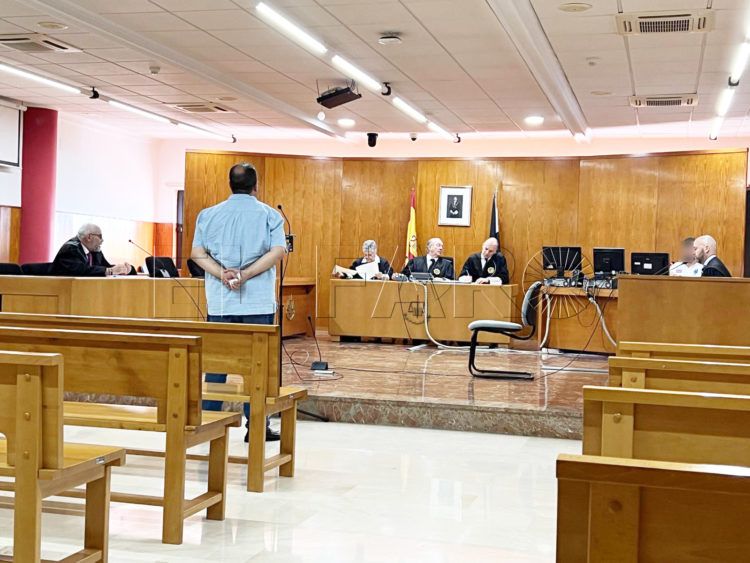 juicio-audiencia-arrestado-papelinas-cocaina