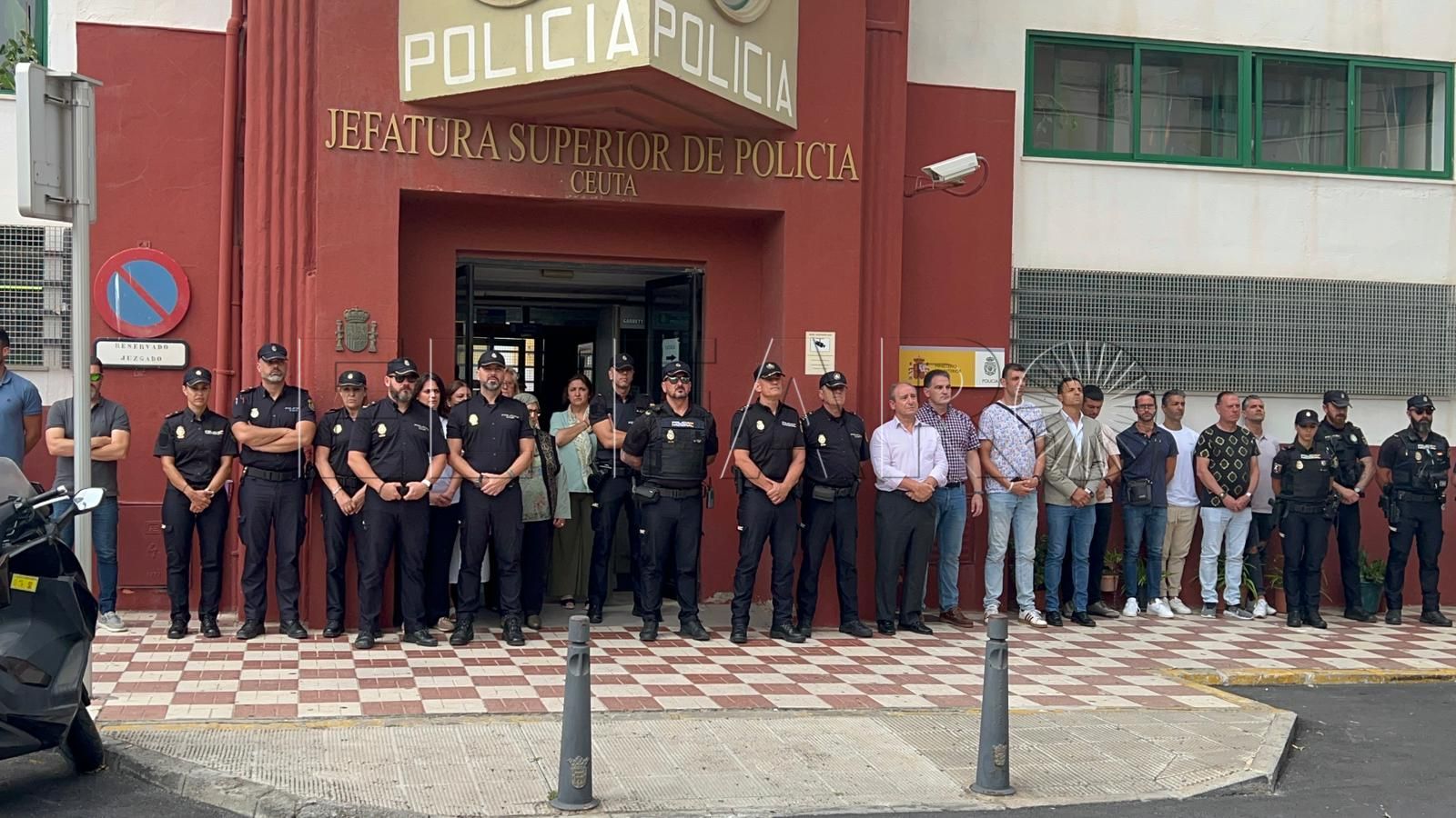 minuto-silencio-policia-nacional-fallecido-jaen-3