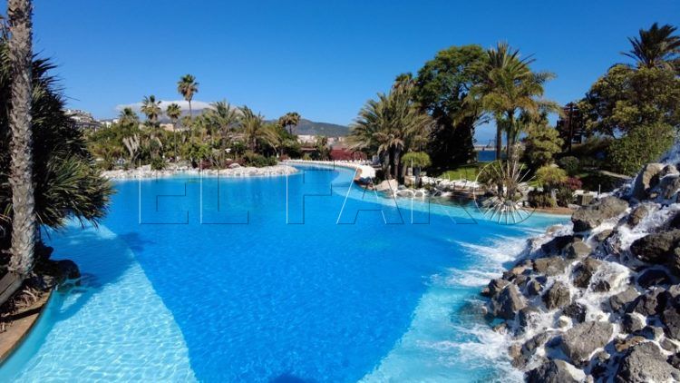 parque-maritimo-oasis-junto-mar-ceuta-068