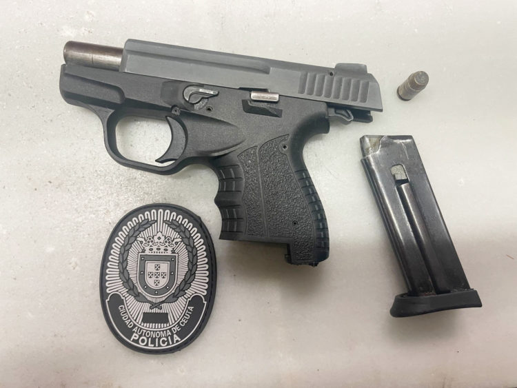 arma-pistola-policia-local-2