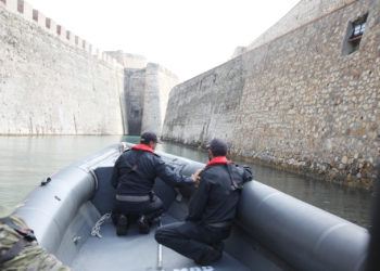 compania-mar-armada-foso-murallas-reales