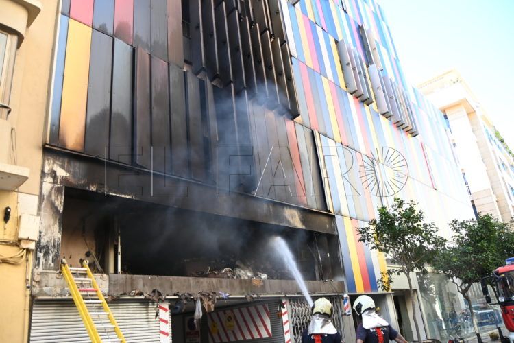 edificio-colores-bomberos-incendio-dia-despues-86