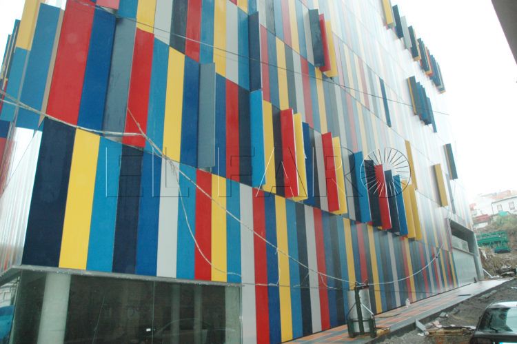 edificio-colores-calle-real-2