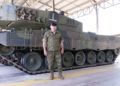 llevar-carro-combate-sueno-nino-cumplio-subteniente-jurado-010