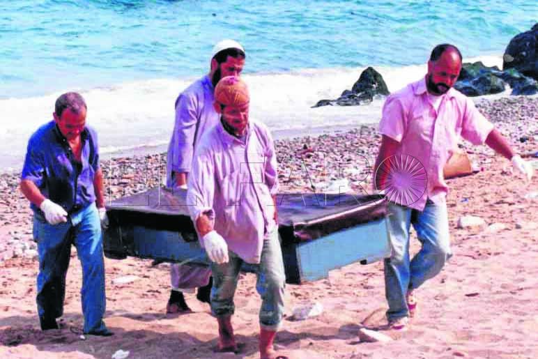 naufragio-tragedia-inmigrantes-muertos-playa-san-amaro-4