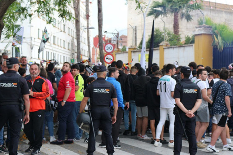 policia-nacional-futbol
