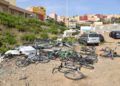 residuos-coches-abandonados-bicicletas-arcos-quebrados-10