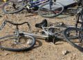 residuos-coches-abandonados-bicicletas-arcos-quebrados-27