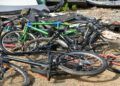 residuos-coches-abandonados-bicicletas-arcos-quebrados-6