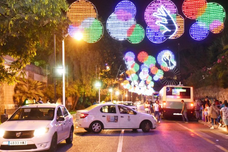 taxis-autobuses-parada-feria