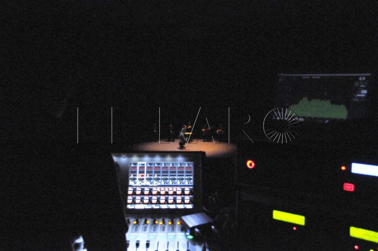 teatro-revellin-oscuras-mesa-sonido-luces