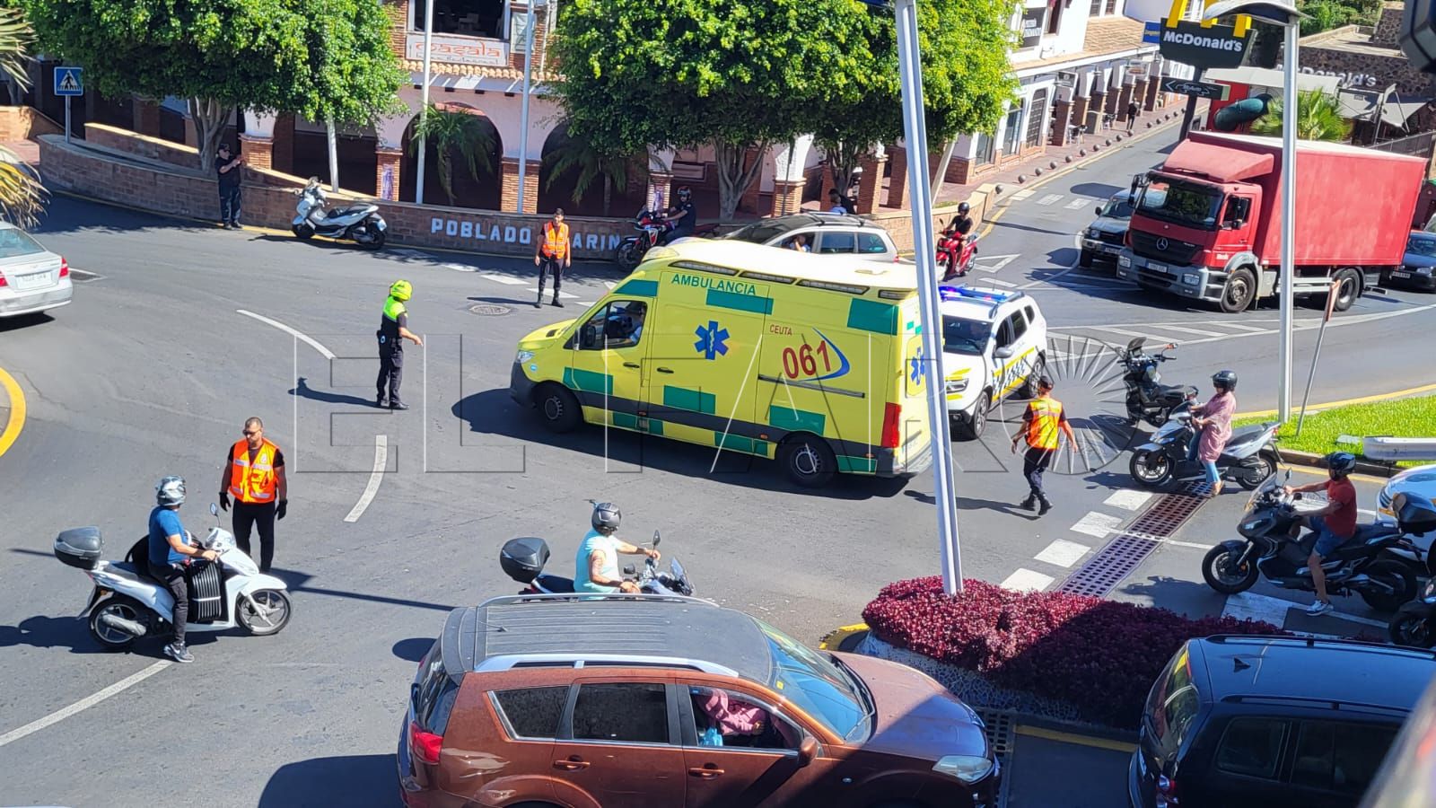 accidente-moto-rotonda-puerto-deportivo-2