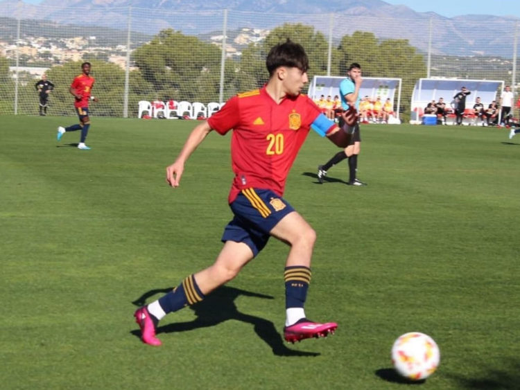 alex-mora-jugador-futbol-seleccion-sub16