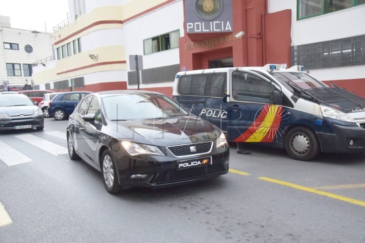 coche-policia-nacional-jefatura-superior