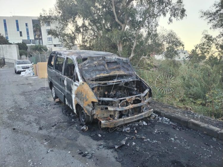 coche-quemado-incendio-rosales-5