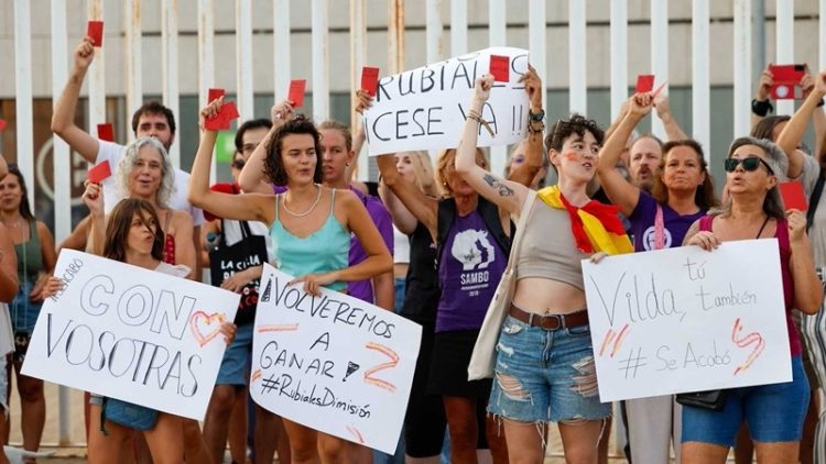 feminismo-militante-cada-lugar-circunstancia-instante-001