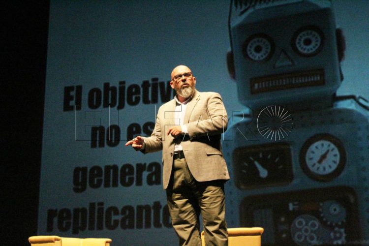 profesor-ceuta-disena-curso-ensenar-idiomas-inteligencia-artificial