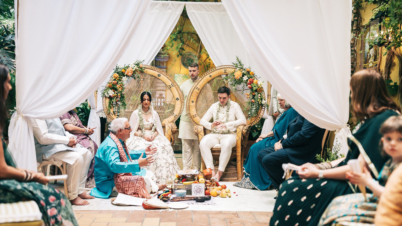 ramchandani-oficia-boda-hindu-sevilla-1