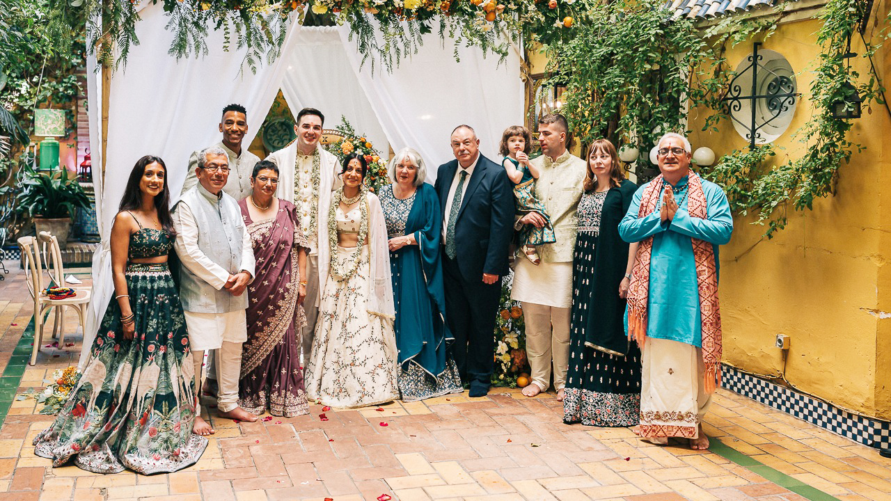 ramchandani-oficia-boda-hindu-sevilla-2