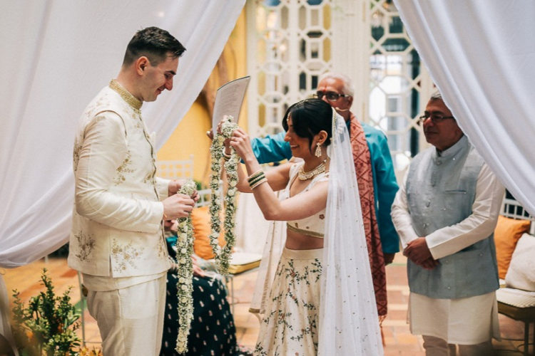 ramchandani-oficia-boda-hindu-sevilla-3
