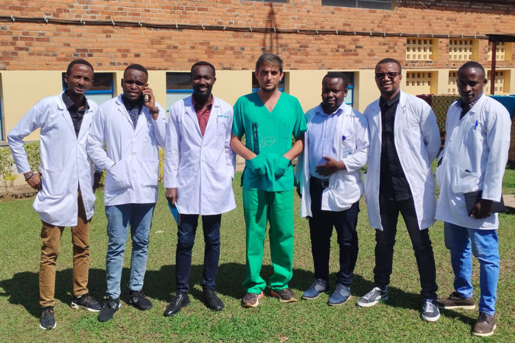cardiologo-francisco-garcia-voluntariado-ruanda-1