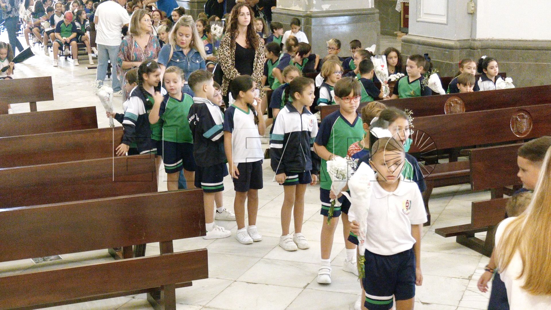ofrenda-floral-escolares-colegio-san-daniel