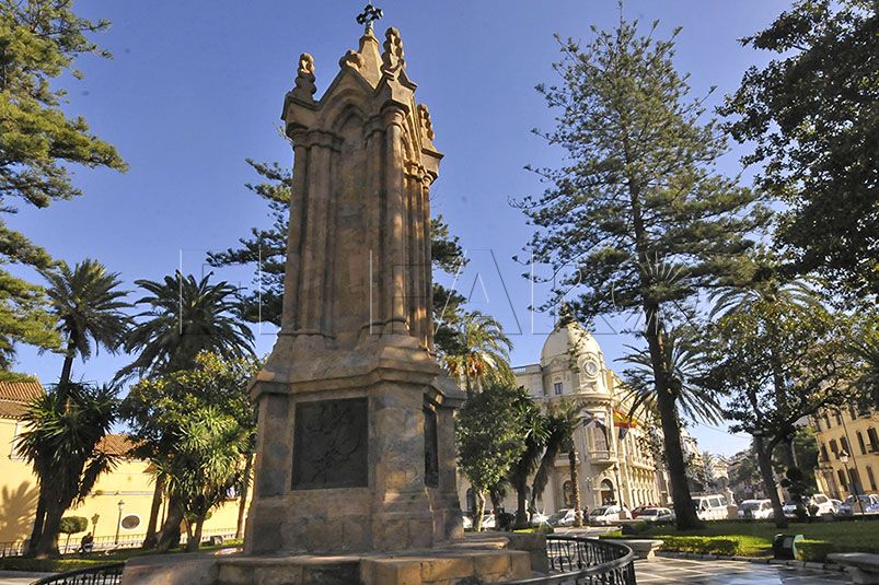 plaza-africa-monolito