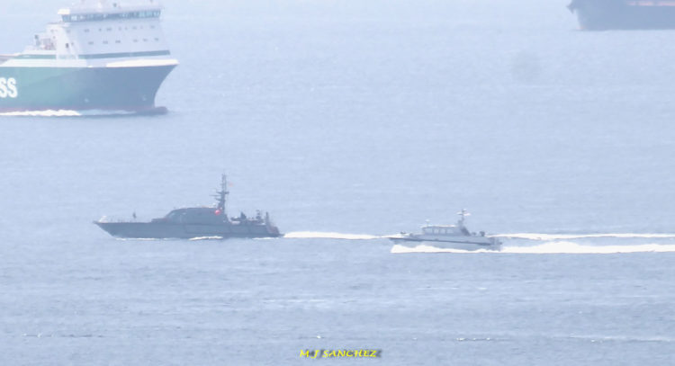 tension-estrecho-gibraltar-royal-navy-isla-leon