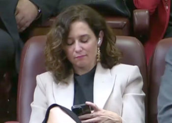 Ayuso-congreso-diputados-insultos-investidura-pedro-sanchez
