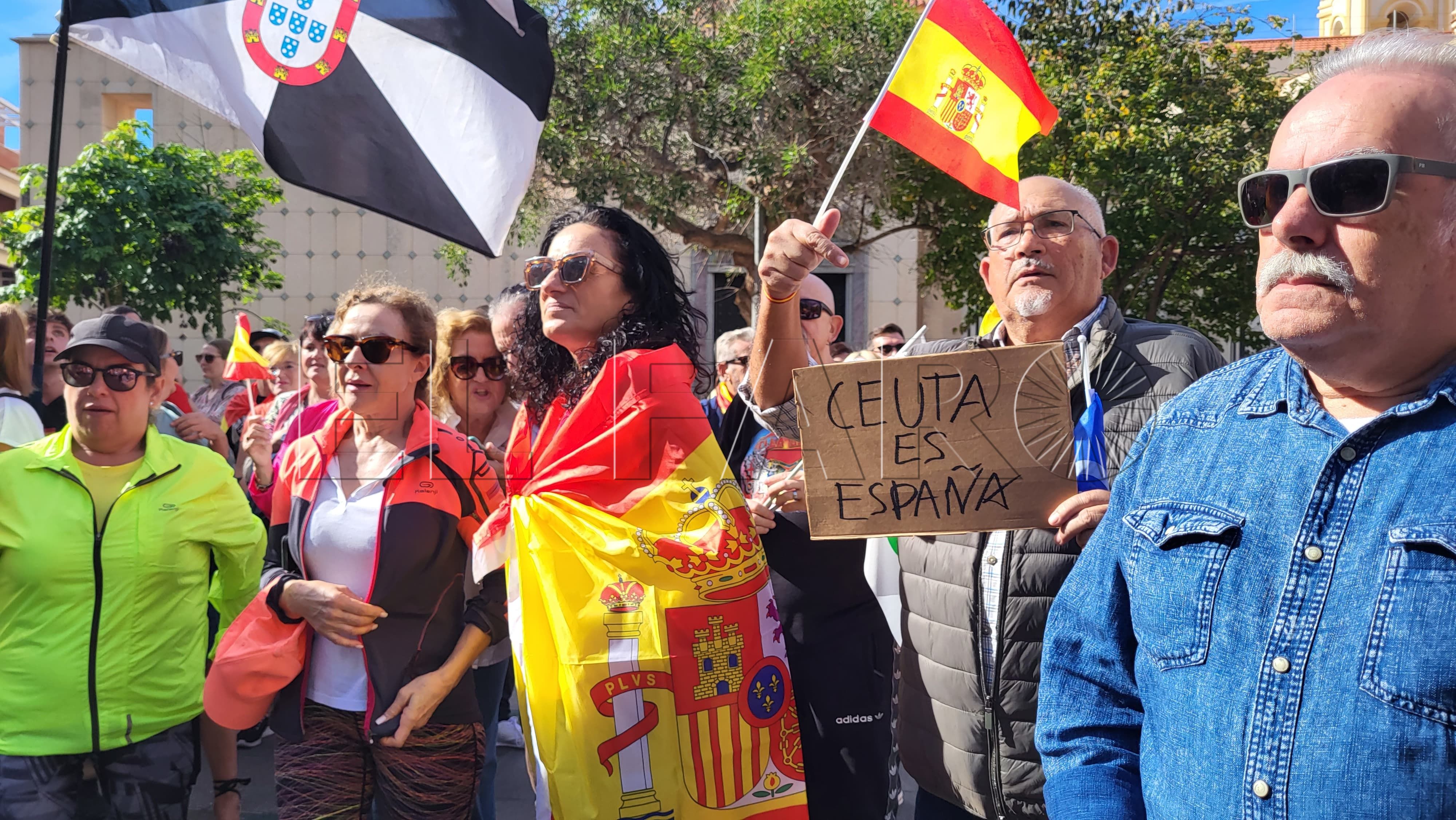 concentracion-sede-psoe-vox-amnistia-10