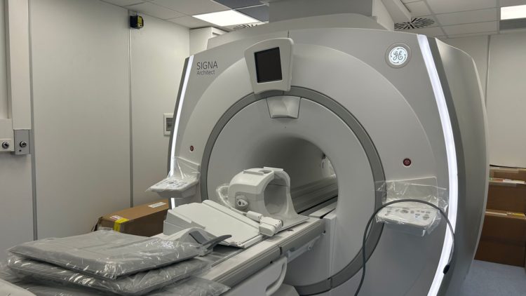 inauguracion-nueva-resonancia-magnetica-hospital-5