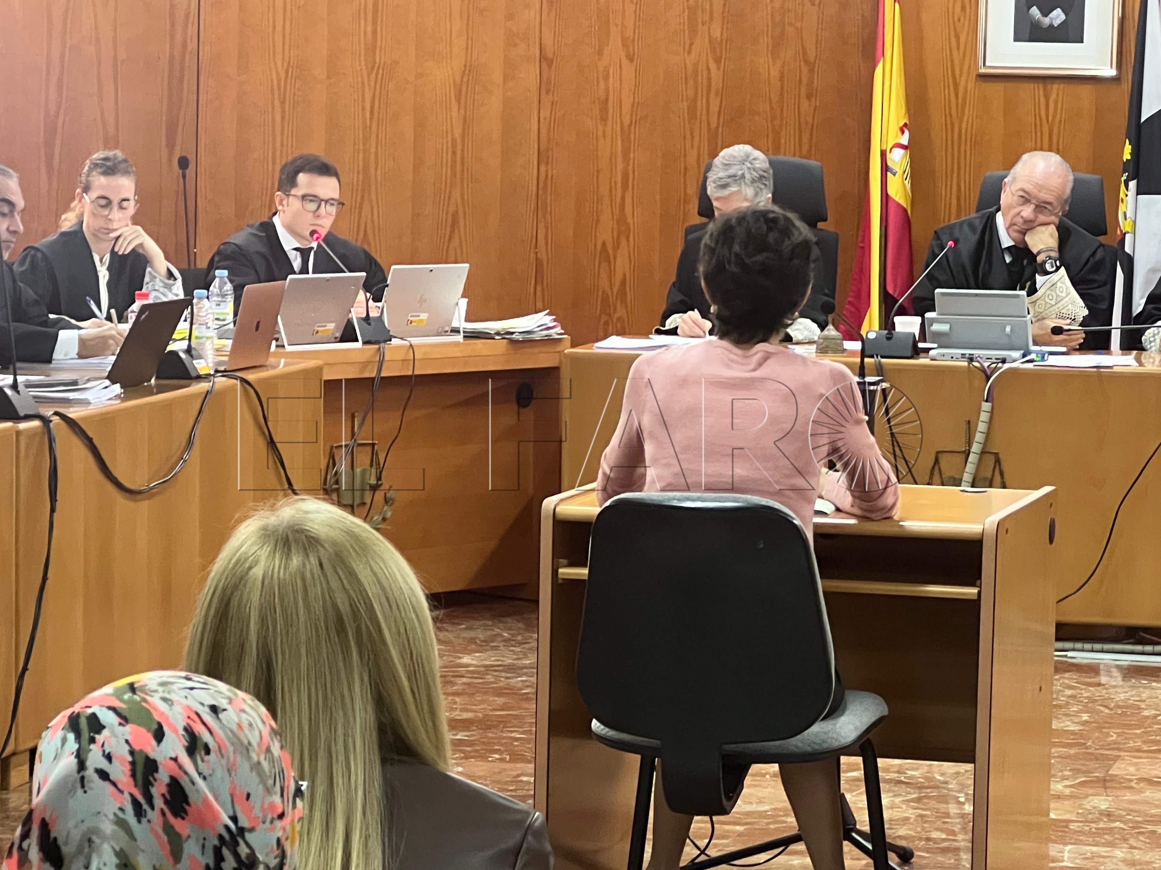 maria-jose-carinanos-asesora-juridica-emvicesa-juicio-22-noviembre-5