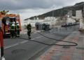 bomberos-contenedores-quemados-recinto-12