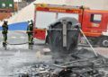 bomberos-contenedores-quemados-recinto-3
