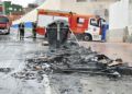 bomberos-contenedores-quemados-recinto-4