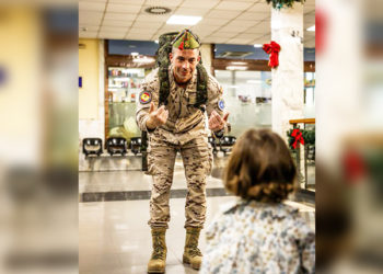 legionario-ceuti-regresa-casa-mision-felicitacion-navidad-ministerio-defensa