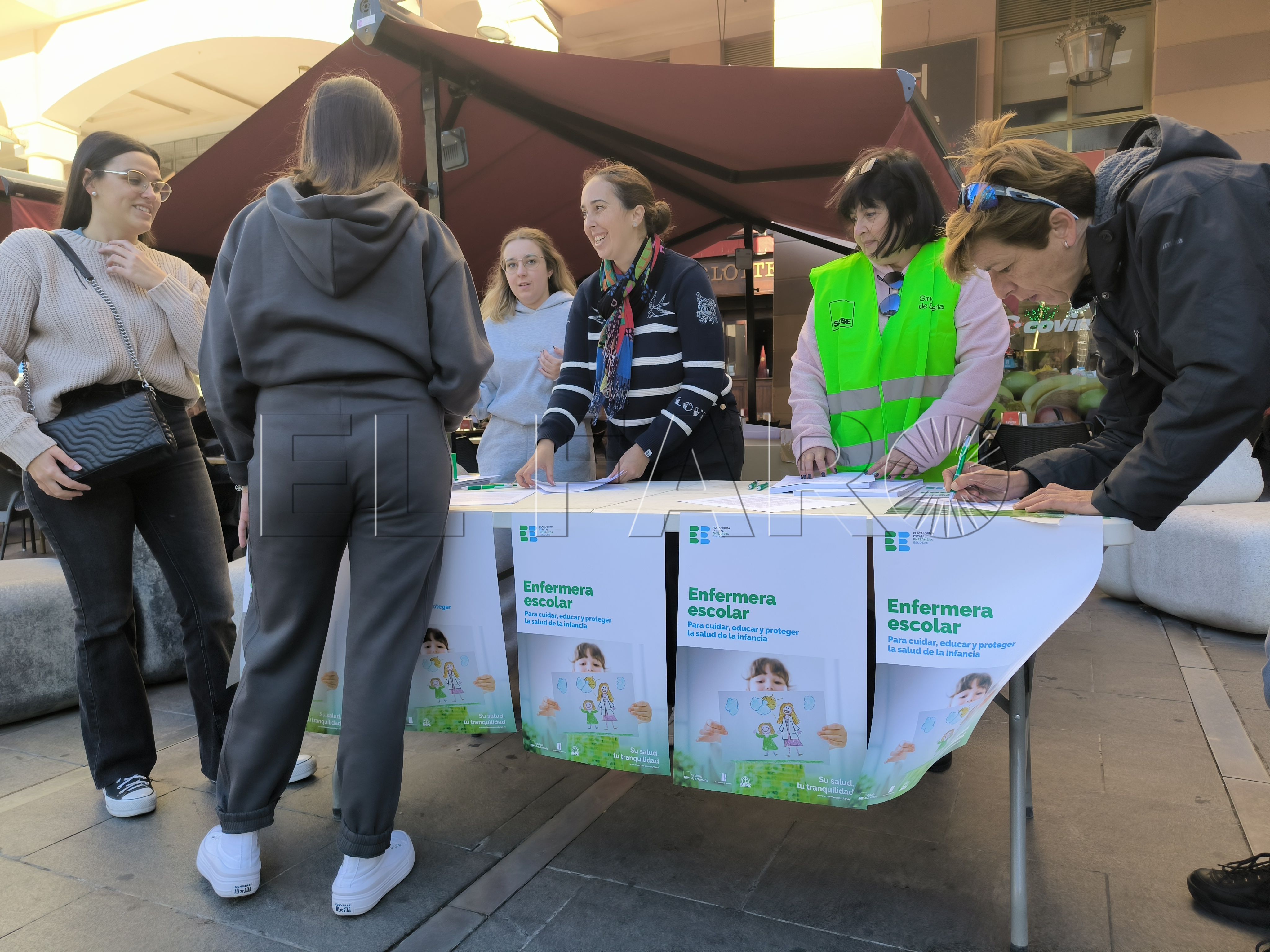 recogida-firmas-satse-enfermeras-escolares-5