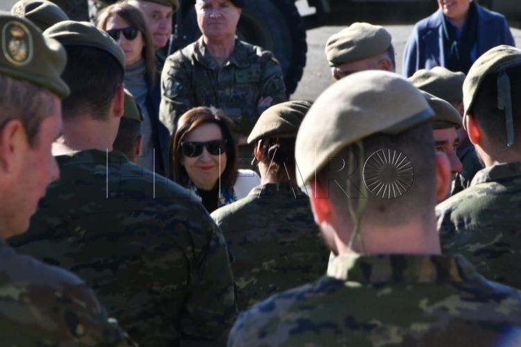 visita-ministra-defensa-margarita-robles-10