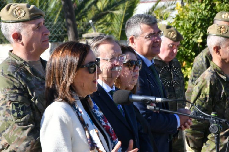 visita-ministra-defensa-margarita-robles-41