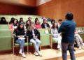 pepe-barroso-comparte-exposicion-retrospectiva-alumnos-escuela-arte-11