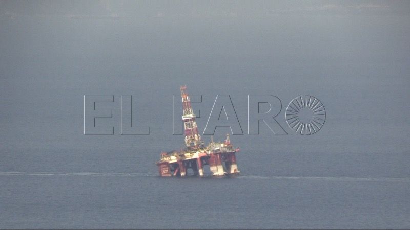 plataforma-petrolifera-pasa-ceuta-camino-desguace-turco-001