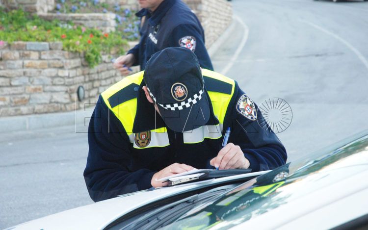 policia-local-empieza-usar-pda-multar-adios-boletines