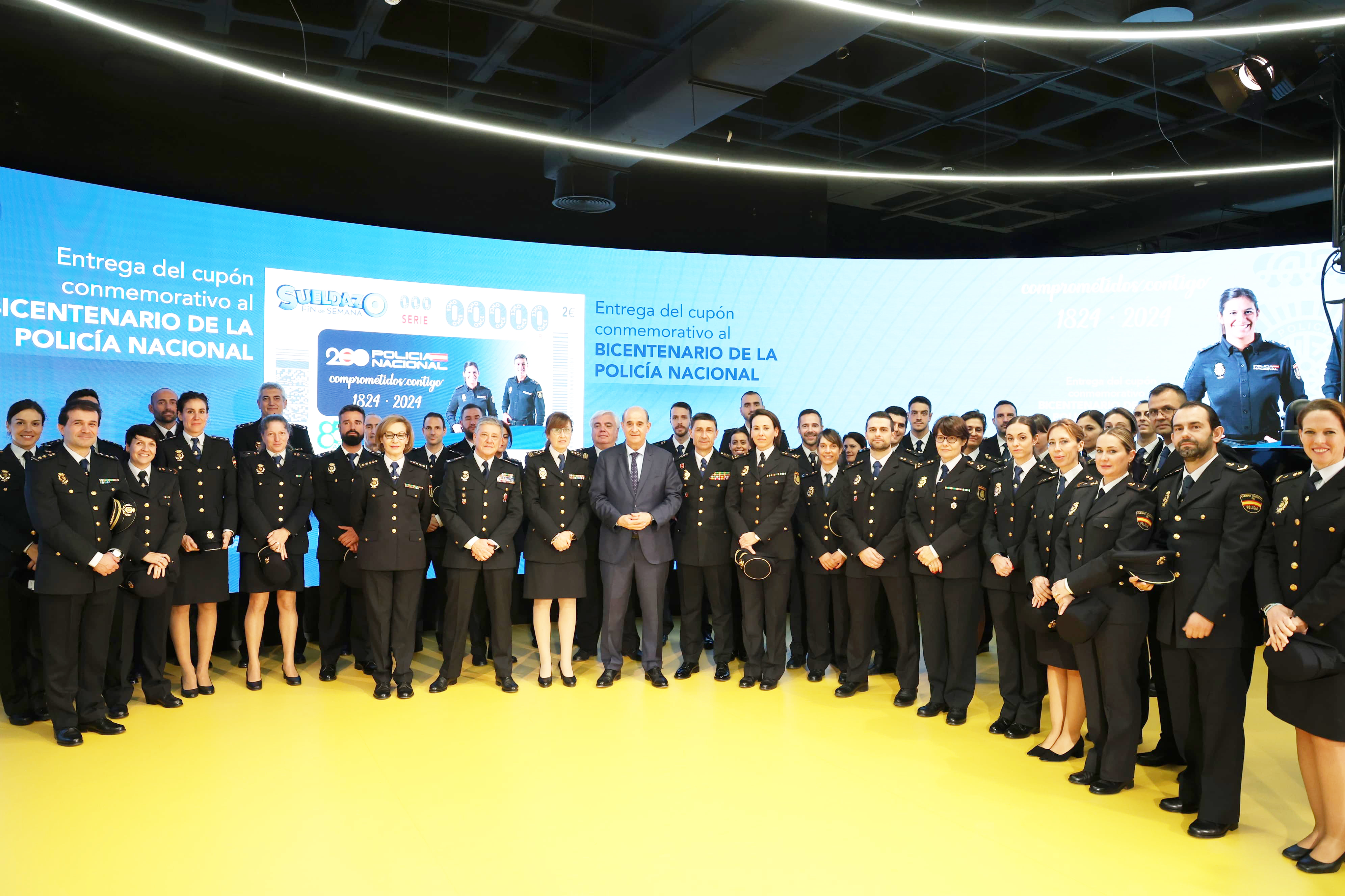 presentacion-cupon-once-bicentenario-policia-nacional-1