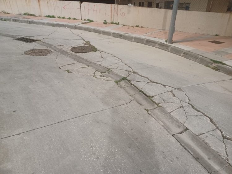 quejas-dejadez-abandono-barriada-casas-nuevas-004